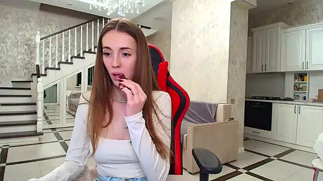 Snapshot of Evelyn_Mooree chatting on 01.13.25 Evelyn Mooree online show from 01.13.25