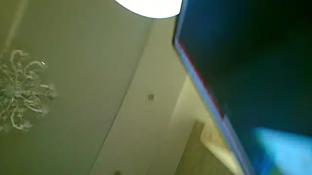 Snapshot of Evelyn_Mooree chatting on 02.15.25 Evelyn Mooree online show from 02.15.25