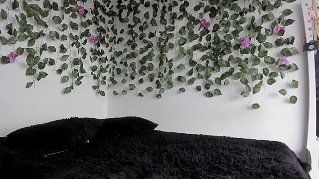 Laurensmith9 online show from 04.08.26