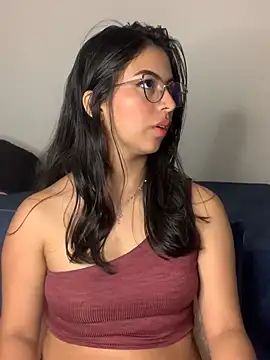 Snapshot of Julii- chatting on 01.05.25 Julii- online show from 01.05.25