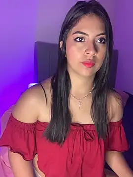 Snapshot of Julii- chatting on 01.31.25 Julii- online show from 01.31.25