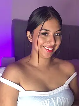 Snapshot of Julii- chatting on 02.09.25 Julii- online show from 02.09.25