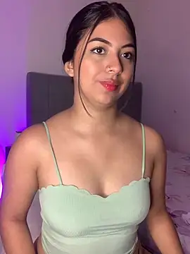 Snapshot of Julii- chatting on 02.19.25 Julii- online show from 02.19.25