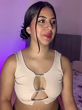 Snapshot of Julii- chatting on 02.24.25 Julii- online show from 02.24.25