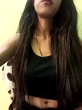 Snapshot of Stripper_Maahi chatting on 03.04.25 Stripper Maahi online show from 03.04.25