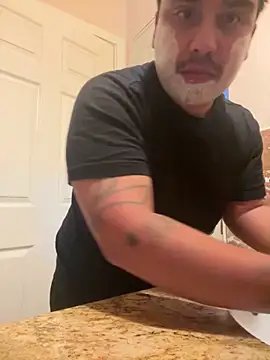 Snapshot of LA_cloudzzpnp chatting on 01.04.25 LA cloudzzpnp online show from 01.04.25