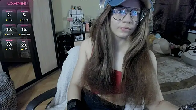 Snapshot of alexiamaleax chatting on 10.10.25 alexiamaleax online show from 10.10.25