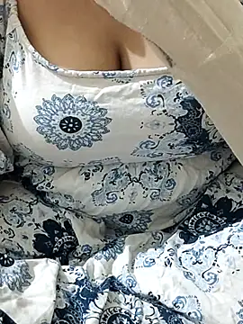 Snapshot of mallupriyapriya chatting on 10.09.25 mallupriyapriya online show from 10.09.25