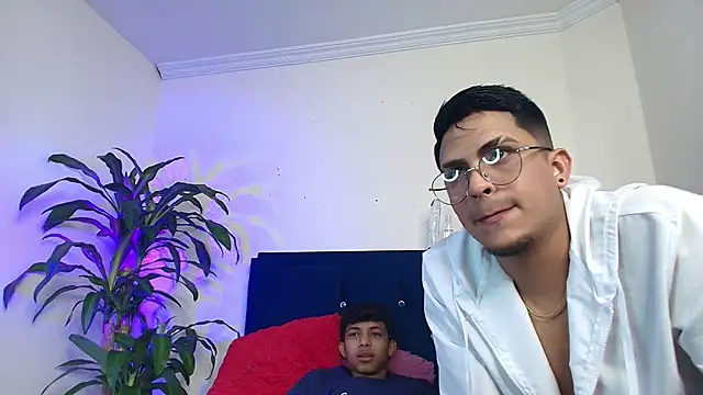 Snapshot of twinkmilk_ chatting on 02.18.25 twinkmilk online show from 02.18.25