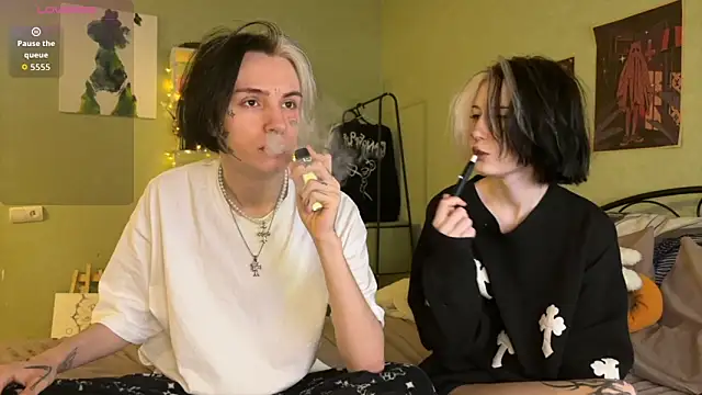 Snapshot of VeryRare_TwinS chatting on 11.13.25 VeryRare TwinS online show from 11.13.25