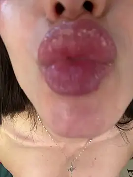 Maddy Jones online show from 03.03.25