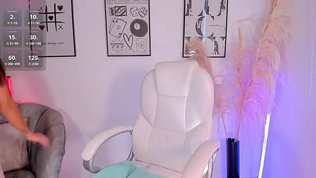 Snapshot of NiiaEvanss chatting on 10.04.25 NiiaEvanss online show from 10.04.25