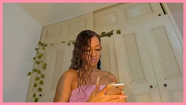 Snapshot of Kenny_Town chatting on 09.21.25 Kenny Town online show from 09.21.25