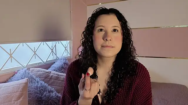 Charlotte  Miller online show from 09.29.25