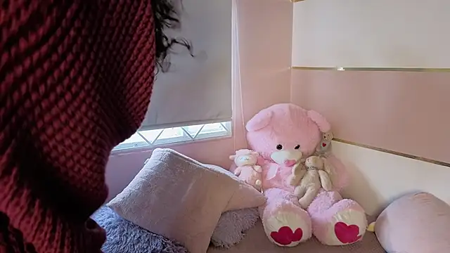 Charlotte  Miller online show from 10.26.25