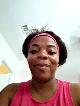 Snapshot of Sade_summer chatting on 02.05.25 Sade summer online show from 02.05.25