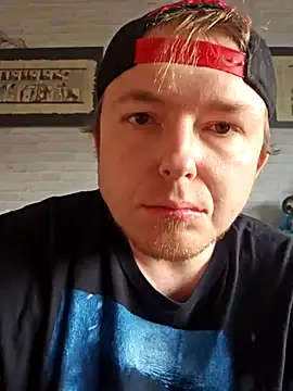 Snapshot of Lucieldark chatting on 01.21.25 Lucieldark online show from 01.21.25