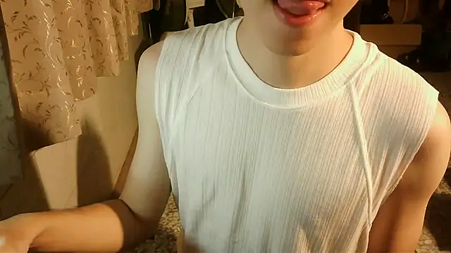 KYU890428 online show from 04.16.26