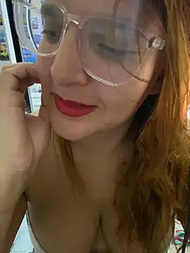 Snapshot of AliceRuivinha2 chatting on 01.24.25 AliceRuivinha2 online show from 01.24.25