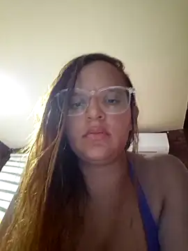 Snapshot of AliceRuivinha2 chatting on 03.03.25 AliceRuivinha2 online show from 03.03.25