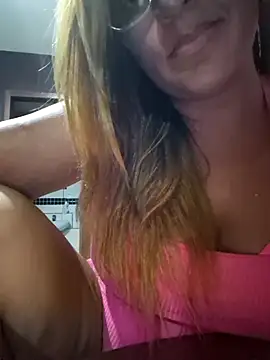 Snapshot of AliceRuivinha2 chatting on 03.06.25 AliceRuivinha2 online show from 03.06.25