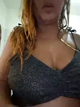 Snapshot of AliceRuivinha2 chatting on 03.18.25 AliceRuivinha2 online show from 03.18.25