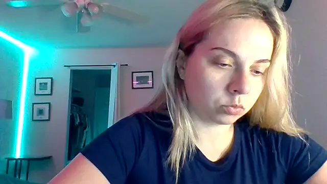 HappyIva online show from 09.22.25