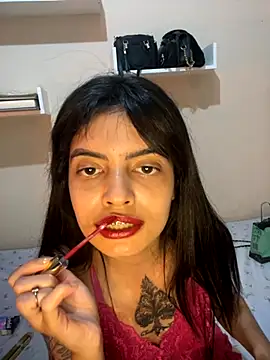 Snapshot of LawrencyLarry chatting on 12.04.25 LawrencyLarry online show from 12.04.25