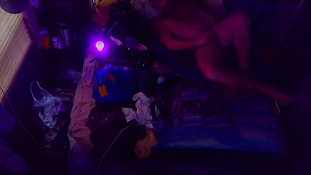 Snapshot of bluedragon0525 chatting on 10.11.25 bluedragon0525 online show from 10.11.25