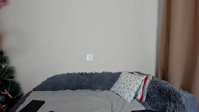 KristineEsme online show from 01.17.25