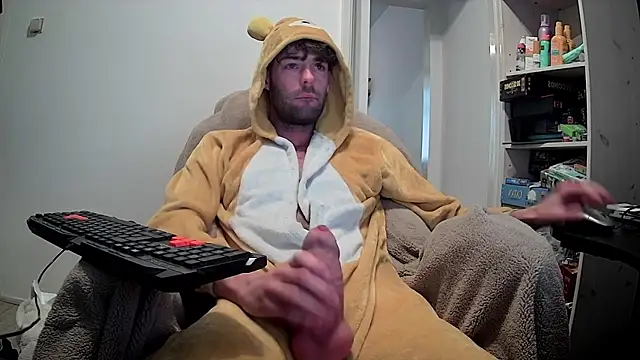 Snapshot of onesieboyx chatting on 12.19.25 onesieboyx online show from 12.19.25