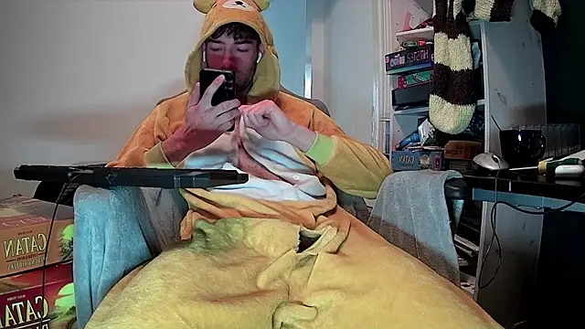 Snapshot of onesieboyx chatting on 03.31.26 onesieboyx online show from 03.31.26