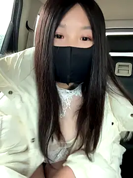 Snapshot of SSSniang- chatting on 11.22.25 SSSniang- online show from 11.22.25