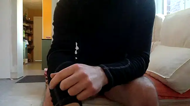 Snapshot of coquin5995 chatting on 02.18.25 coquin5995 online show from 02.18.25