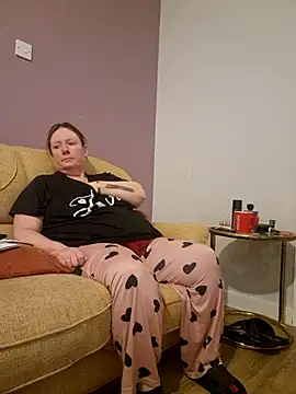 Snapshot of curvy_girl71 chatting on 01.13.25 curvy girl71 online show from 01.13.25