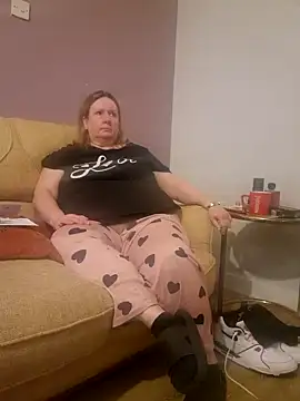 Snapshot of curvy_girl71 chatting on 01.15.25 curvy girl71 online show from 01.15.25