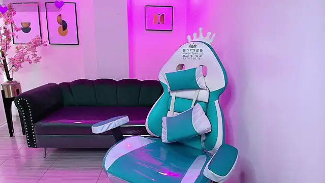 Snapshot of Arianna_sweeet chatting on 09.25.25 Arianna sweeet online show from 09.25.25