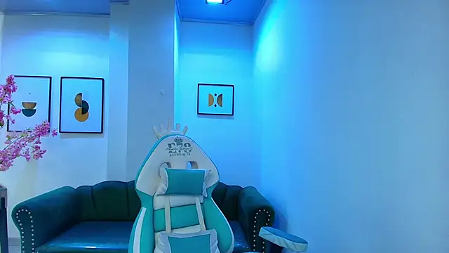 Snapshot of Arianna_sweeet chatting on 10.01.25 Arianna sweeet online show from 10.01.25