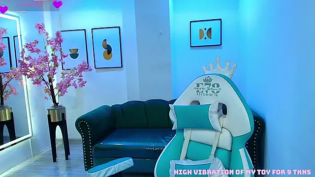 Snapshot of Arianna_sweeet chatting on 10.10.25 Arianna sweeet online show from 10.10.25