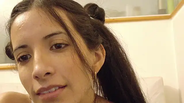 Snapshot of amabel_zambrano chatting on 03.04.25 amabel zambrano online show from 03.04.25