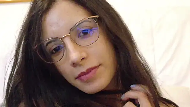 Snapshot of amabel_zambrano chatting on 03.10.25 amabel zambrano online show from 03.10.25