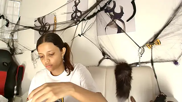 Snapshot of nicole_lara chatting on 10.24.25 nicole lara online show from 10.24.25