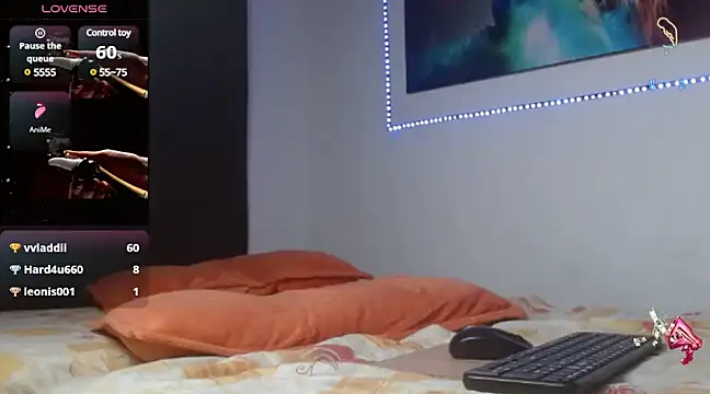 Snapshot of fabyana-queen chatting on 01.18.25 fabyana-queen online show from 01.18.25