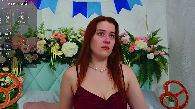 Snapshot of EllieGarson chatting on 09.26.25 EllieGarson online show from 09.26.25