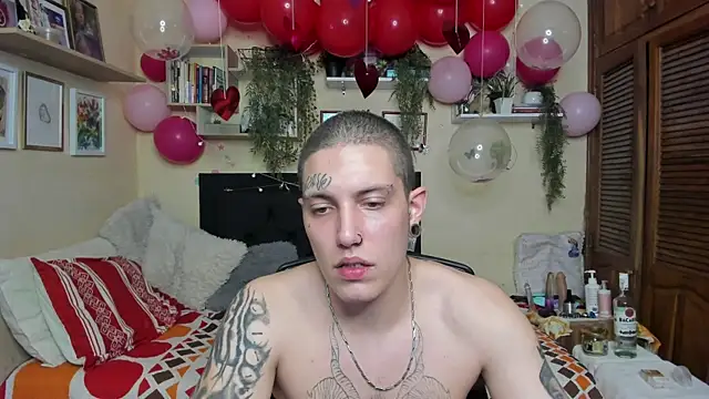 Blondandtattoofaced online show from 02.15.25