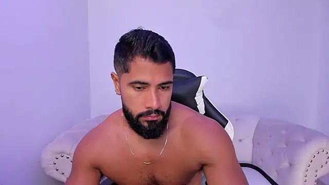 Santiago huntt online show from 12.04.25