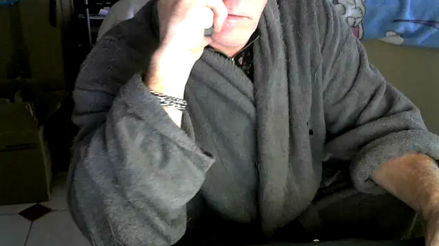 Snapshot of aigledauphin chatting on 10.02.25 aigledauphin online show from 10.02.25