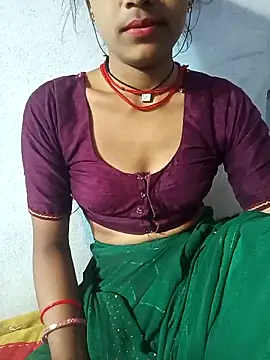 Snapshot of Amaya_Bajwa chatting on 03.17.25 Amaya Bajwa online show from 03.17.25