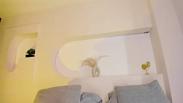 sara  jones gh online show from 01.23.25