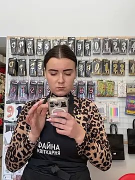 mewKate online show from 04.05.26